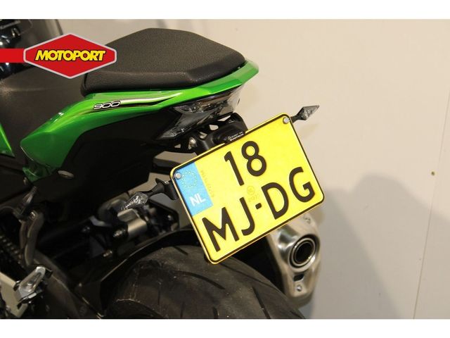 kawasaki - z900