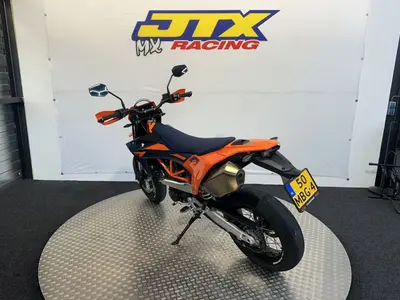 KTM 690 SMC R – foto 4