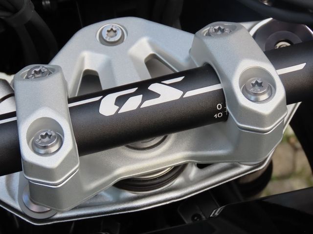 bmw - r-1300-gs-adventure