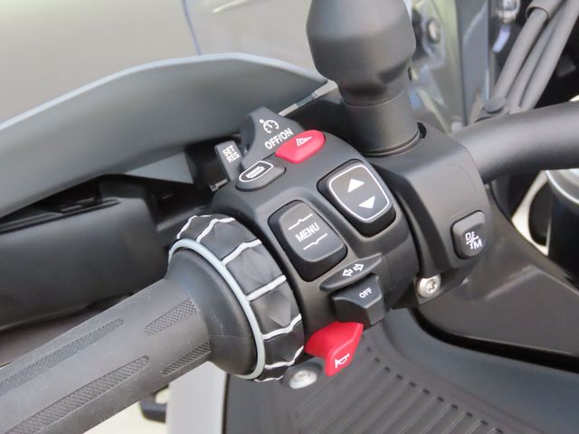 bmw - r-1300-gs-adventure