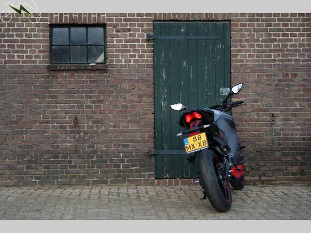 ULTRAVIOLETTE - f-77-mach-2