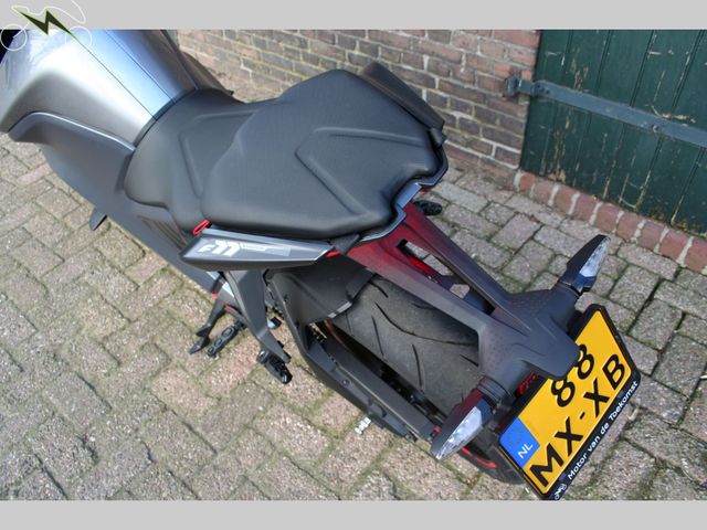 ULTRAVIOLETTE - f-77-mach-2