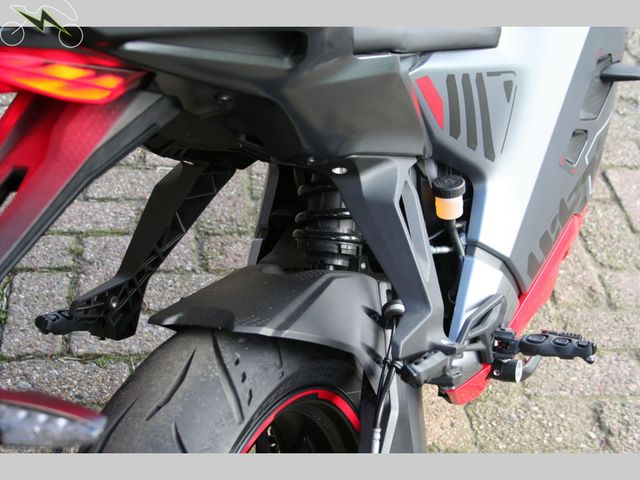 ULTRAVIOLETTE - f-77-mach-2