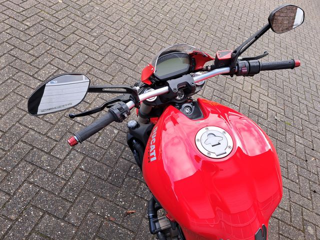 ducati - monster-821