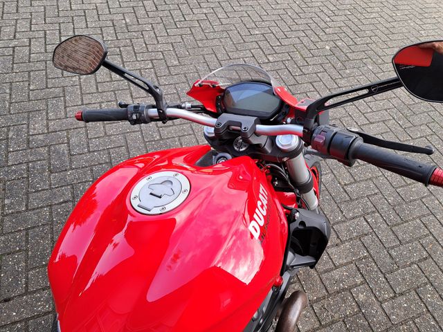 ducati - monster-821