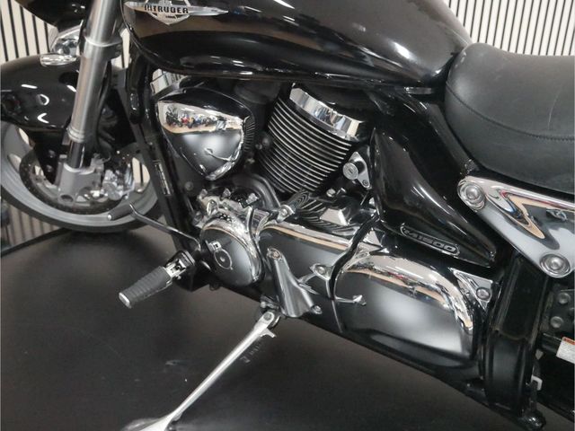 suzuki - m-1500-intruder
