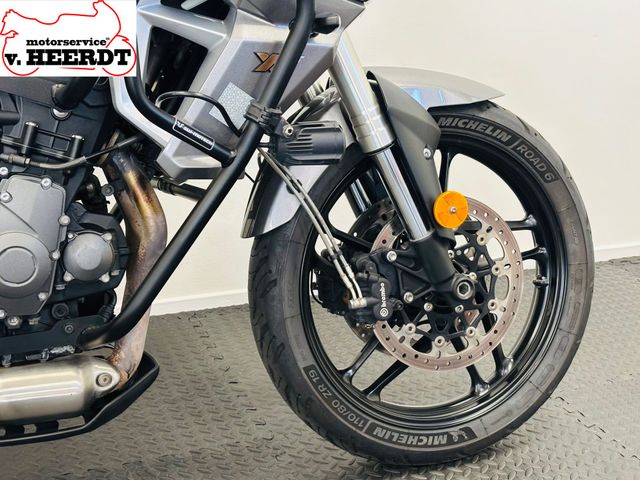 triumph - tiger-800-xrt