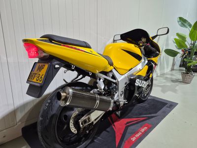 SUZUKI GSX-R 600 – foto 3