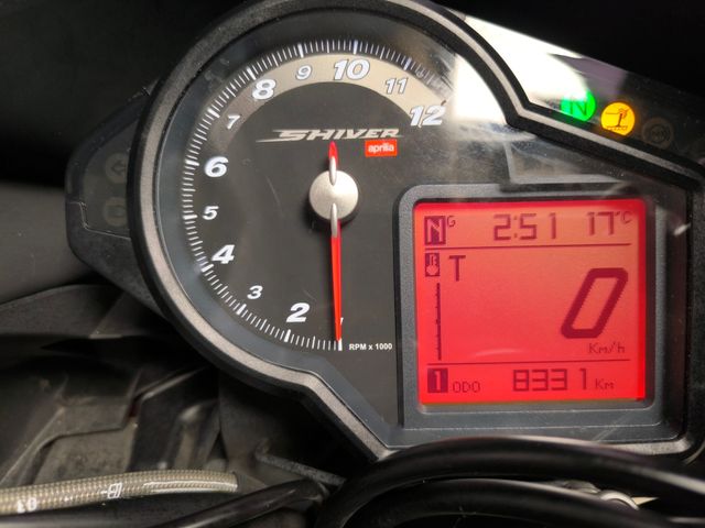 aprilia - sl-750-shiver