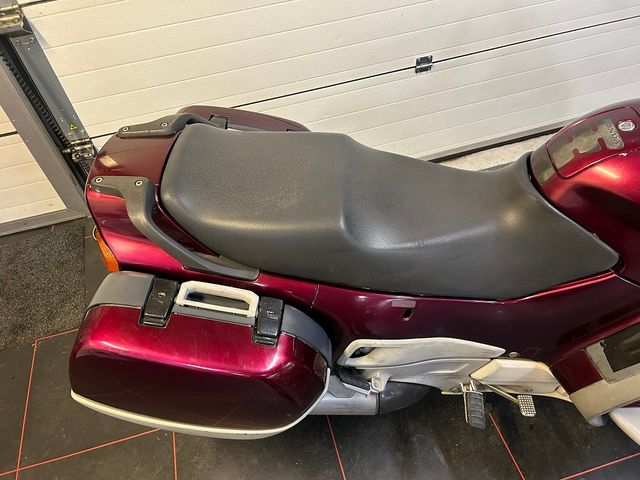 honda - st-1100-pan-european