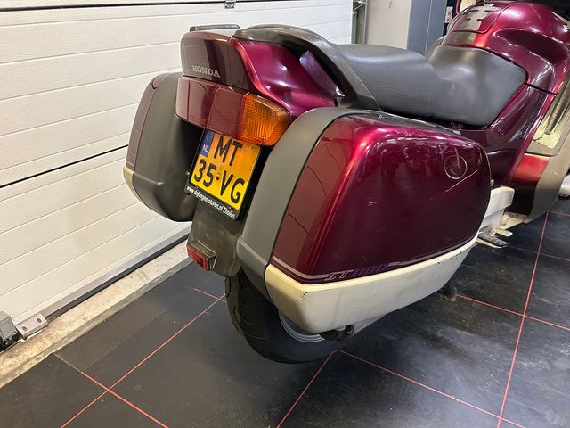 honda - st-1100-pan-european