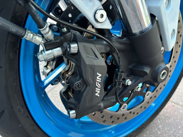 suzuki - gsx-8s