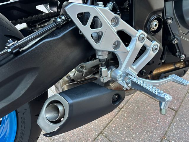 suzuki - gsx-8s
