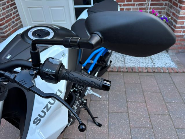 suzuki - gsx-8s