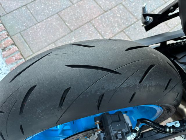 suzuki - gsx-8s