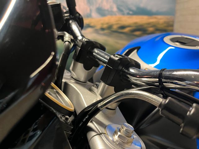 suzuki - gsr-750-a
