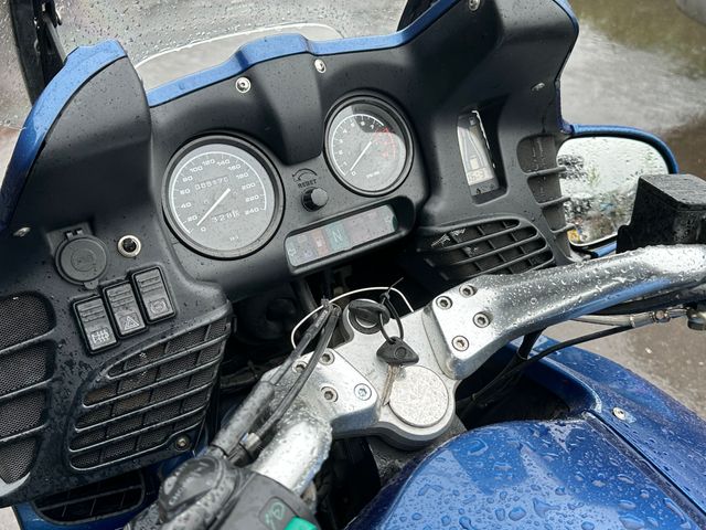 bmw - r-1100-rt