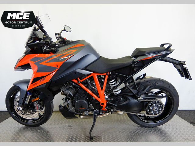 ktm - 1290-super-duke-gt