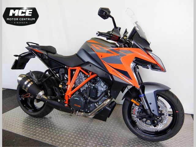 ktm - 1290-super-duke-gt
