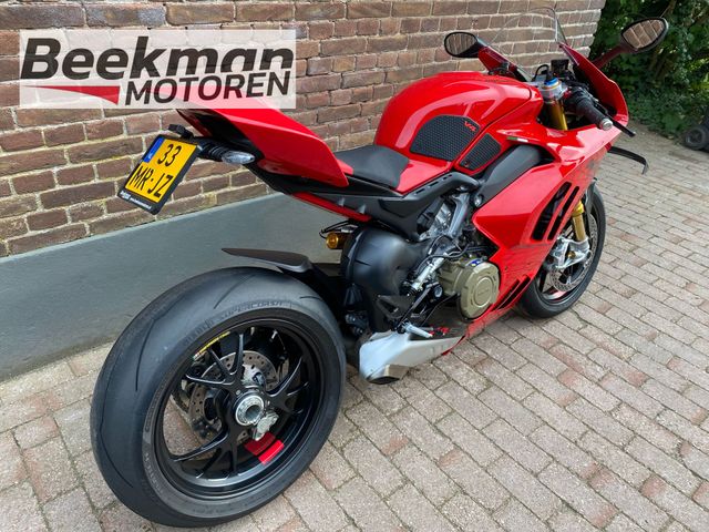 ducati - panigale-v4-s
