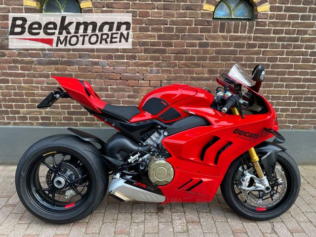 ducati - panigale-v4-s