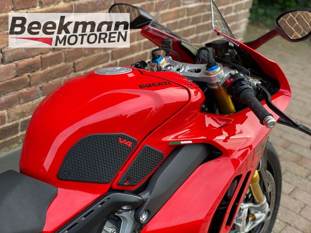 ducati - panigale-v4-s