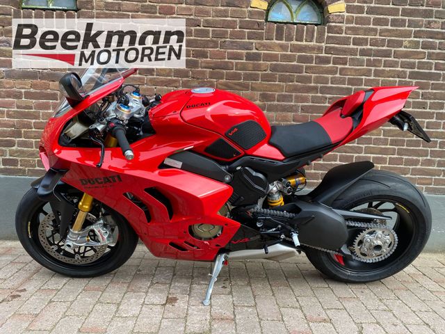 ducati - panigale-v4-s