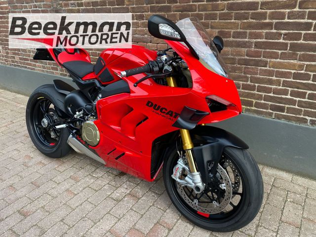 ducati - panigale-v4-s