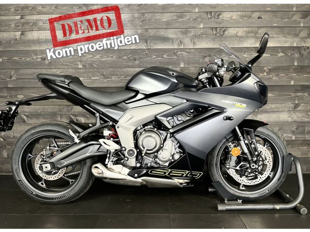 triumph - daytona-660