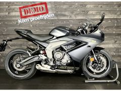 TRIUMPH DAYTONA 660