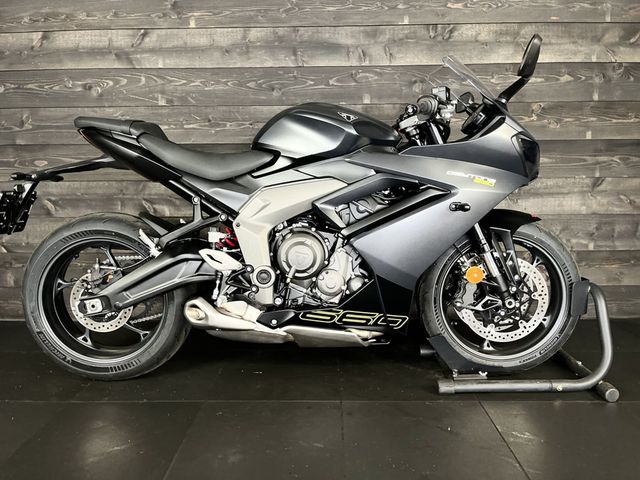 triumph - daytona-660