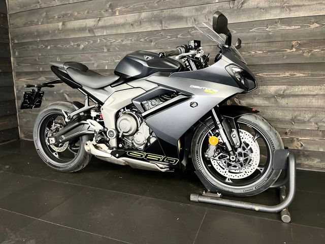 triumph - daytona-660