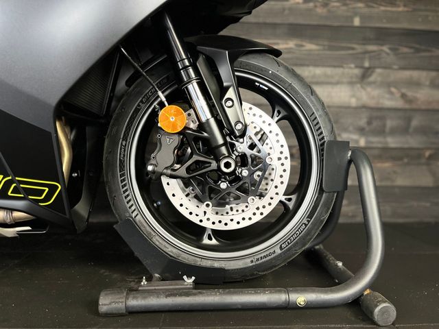 triumph - daytona-660