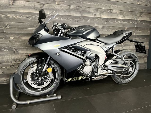 triumph - daytona-660