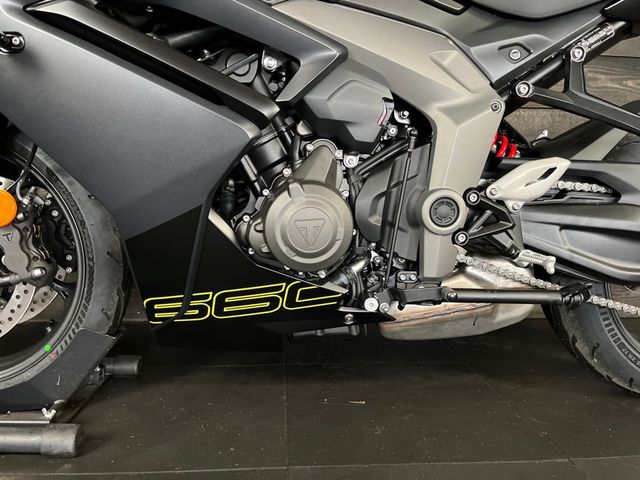 triumph - daytona-660