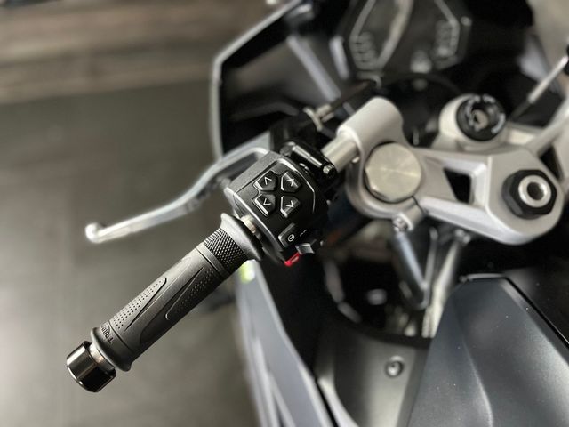 triumph - daytona-660