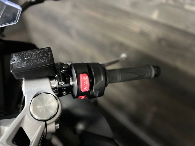 triumph - daytona-660