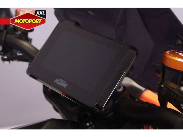 ktm - 1290-super-duke-r