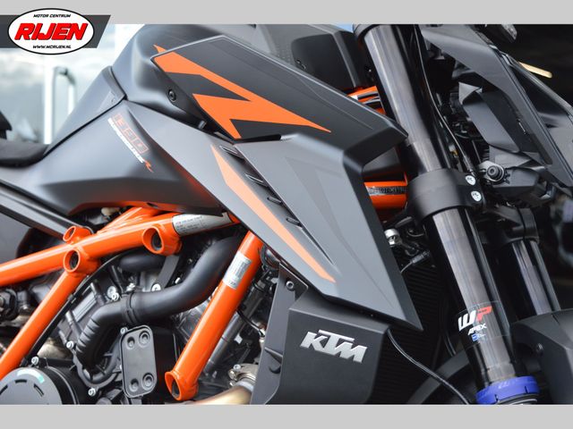 ktm - 1390-super-duke-r-evo