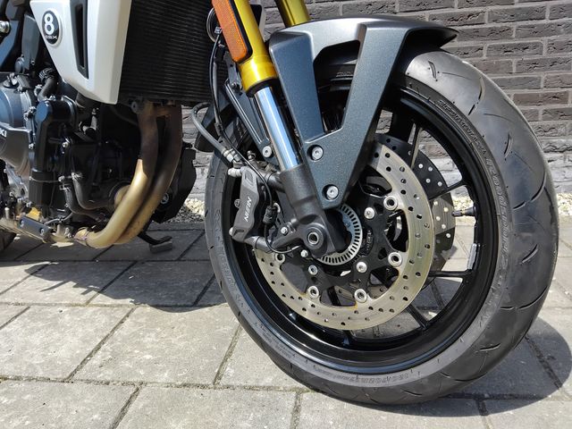suzuki - gsx-8t