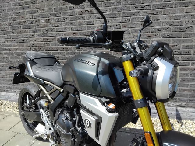 suzuki - gsx-8t