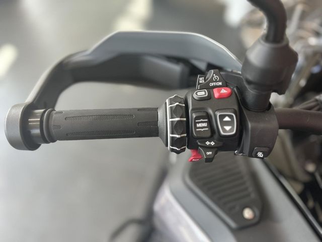 bmw - r-1300-gs-adventure-triple-black