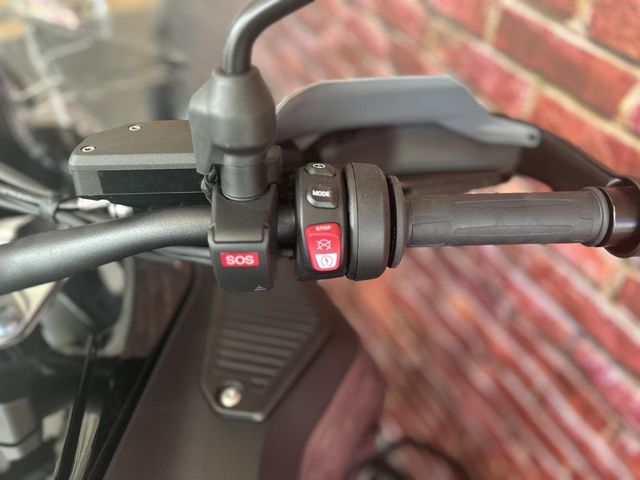 bmw - r-1300-gs-adventure-triple-black