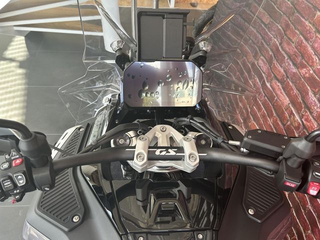 bmw - r-1300-gs-adventure-triple-black