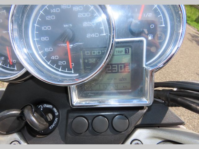 moto-guzzi - breva-1100