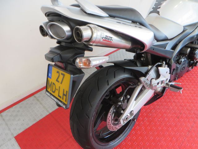 suzuki - gsr-600