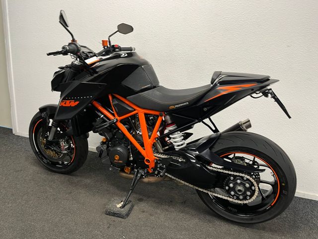 ktm - 1290-super-duke-r