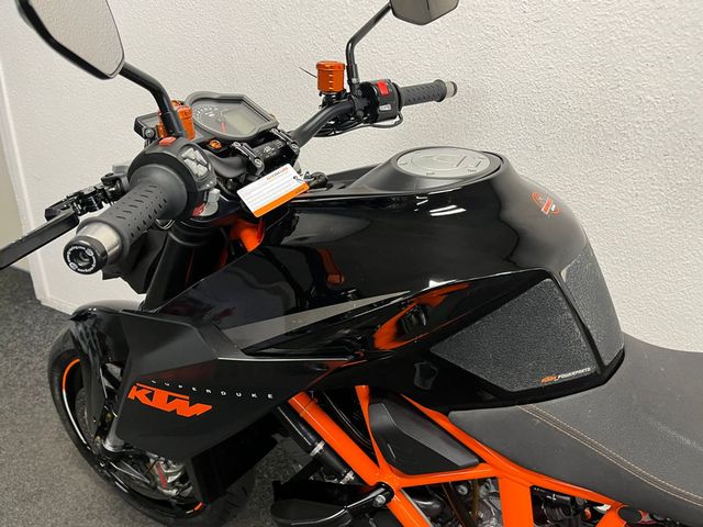 ktm - 1290-super-duke-r