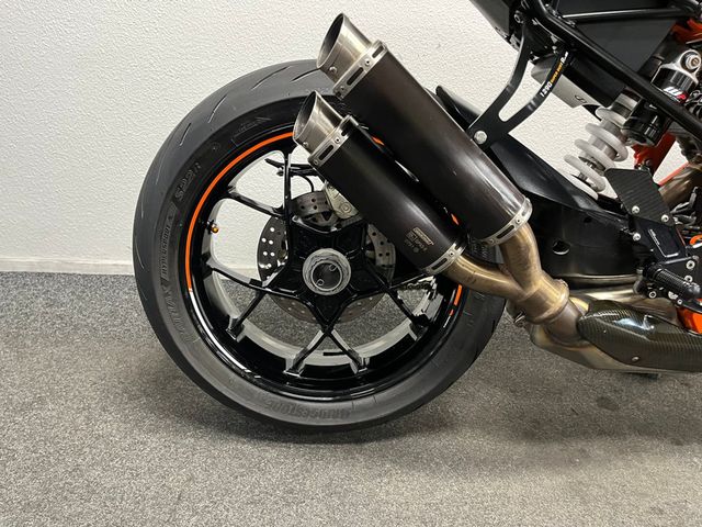 ktm - 1290-super-duke-r