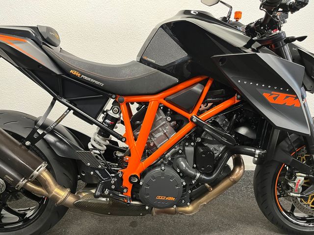 ktm - 1290-super-duke-r